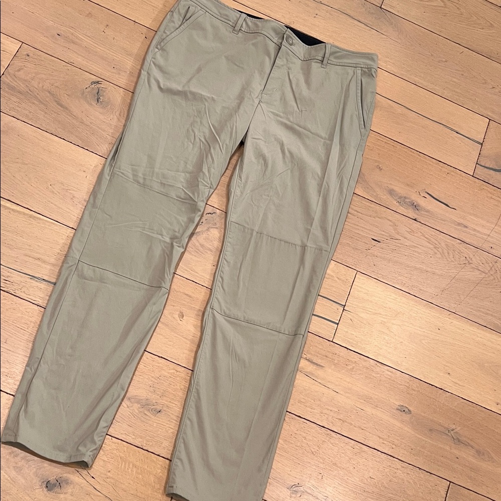 Eddie Bauer tan hiking pants, 12